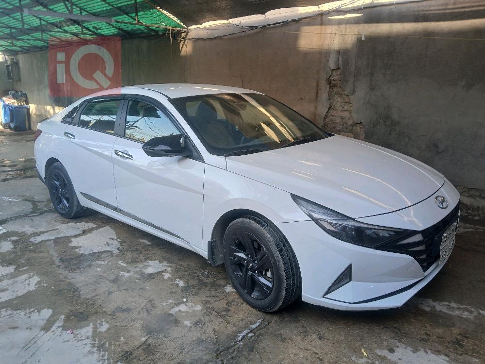 هیوندای ئەلەنترا
